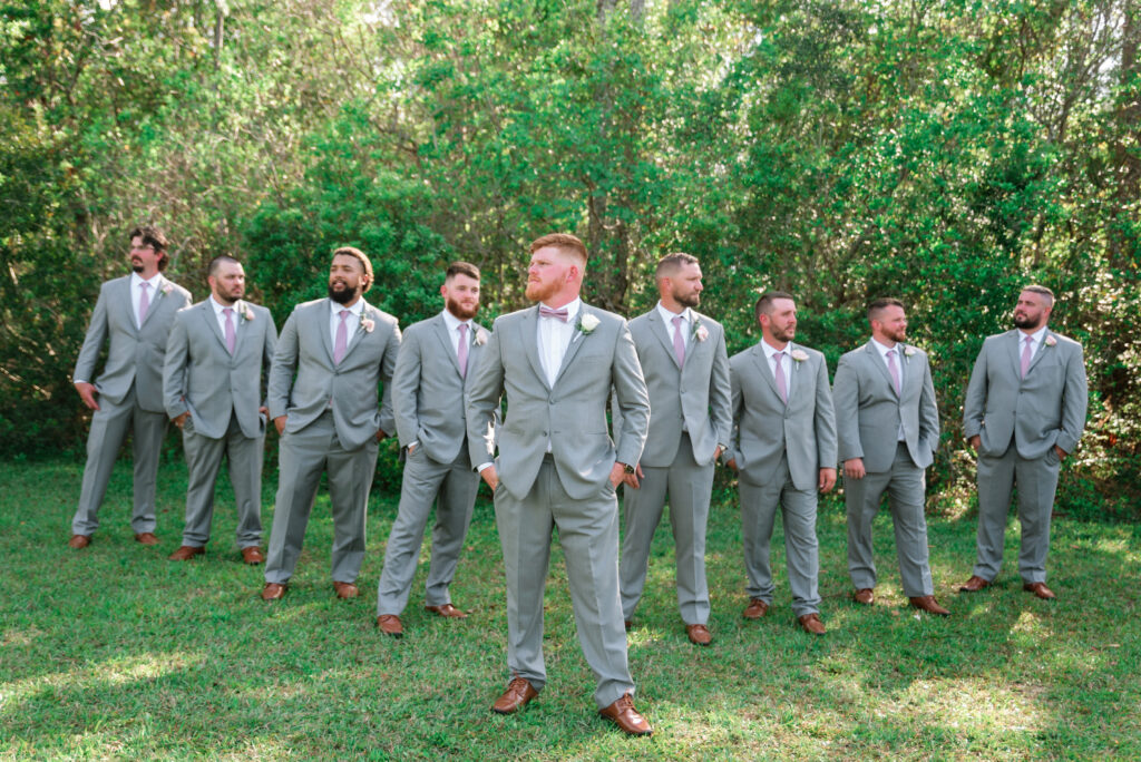 Wedding Photography Tips - How to pose groomsmen quickly