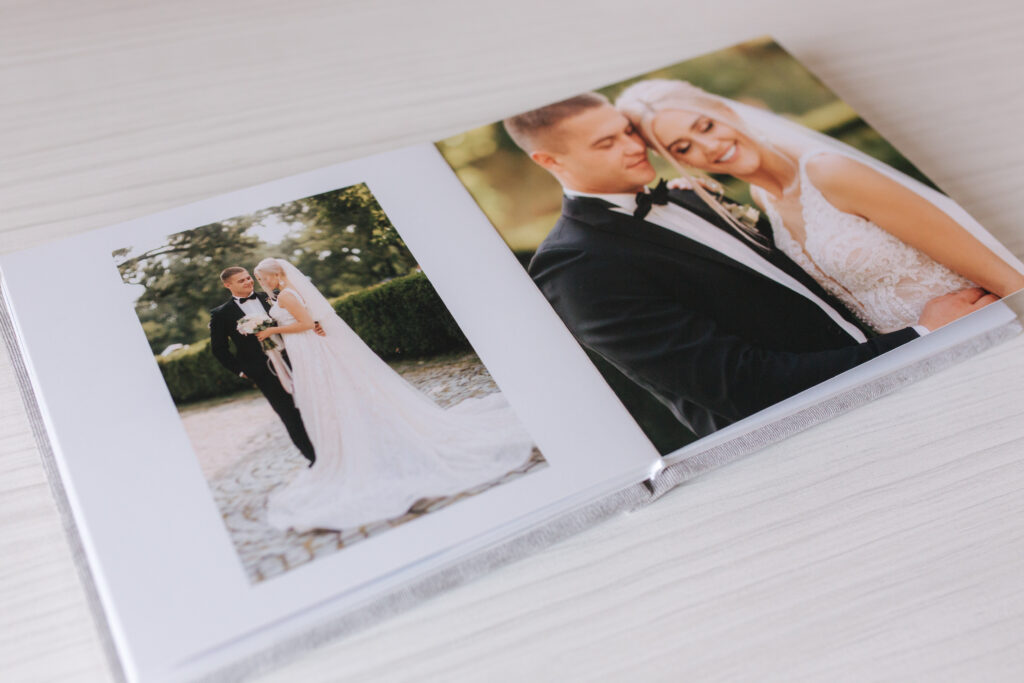 How to Create a Timeless Wedding Photo Album